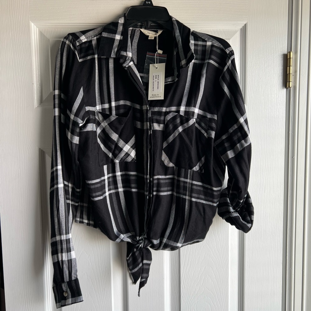 Sum & Sam Plaid Flannel with waist tie sz Large NWT!
